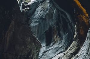 over de Grotten van Han